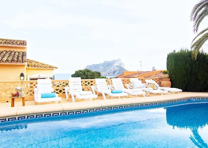 Bassetes. Piscina Privada Frente Al Mar